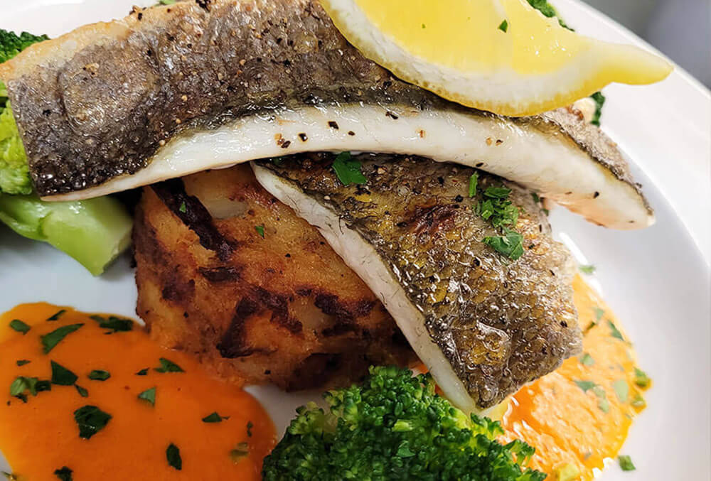 Dine With Us Image 5 | Tudor Arms - Slimbridge, Gloucestershire