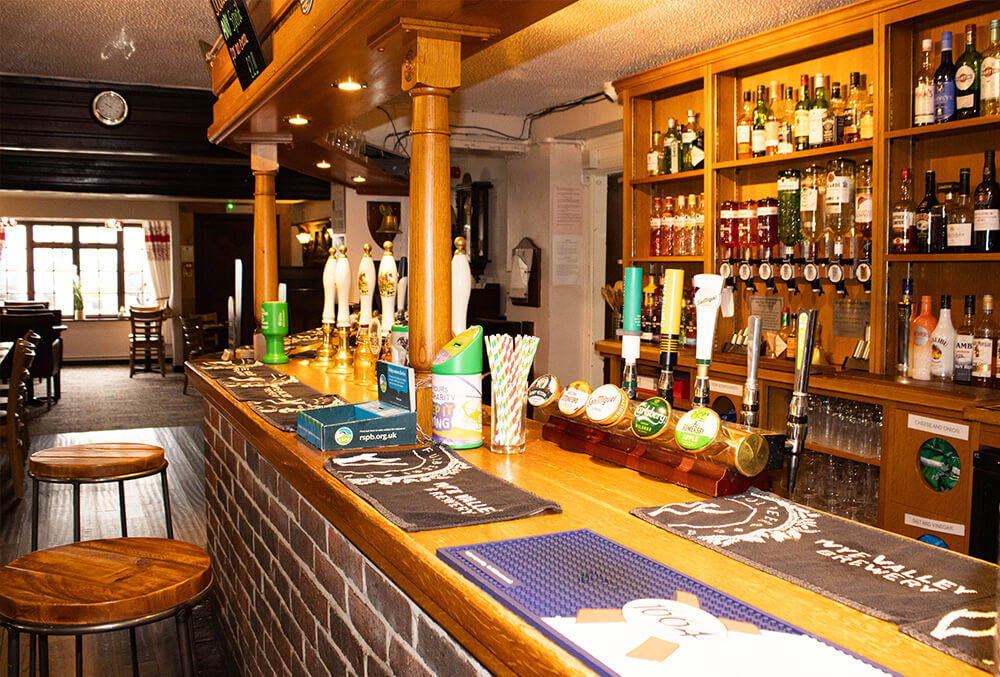 Dine With Us Image 10 | Tudor Arms - Slimbridge, Gloucestershire